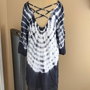 En Creme Black and White Dress